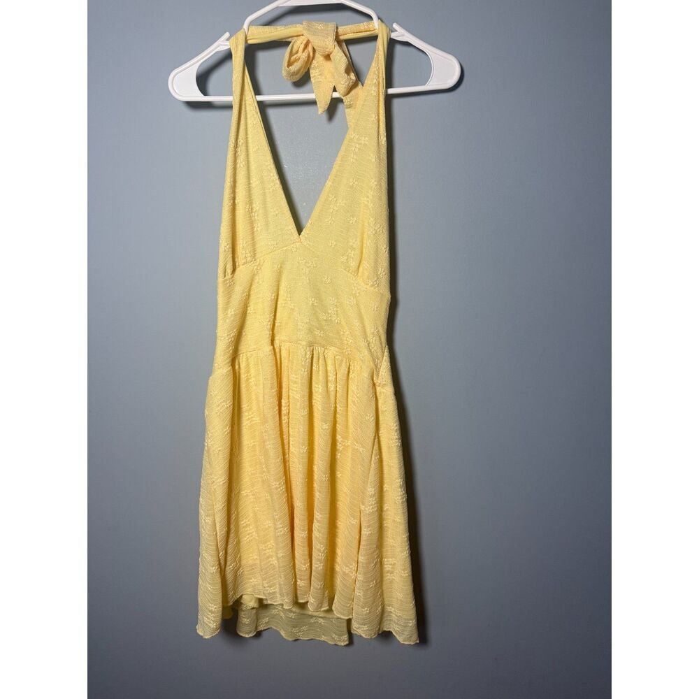 See You Monday Yellow floral pattern halter dress is a size XL